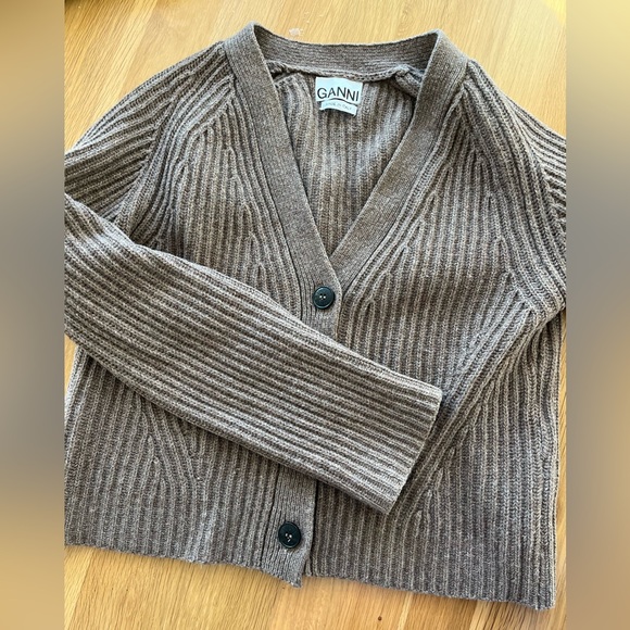Ganni Beige Ribbed V‑Neck Button Cardigan - Picture 2 of 4